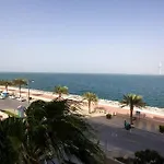 Chic 2Br Apartment With Spectacular Sea Views