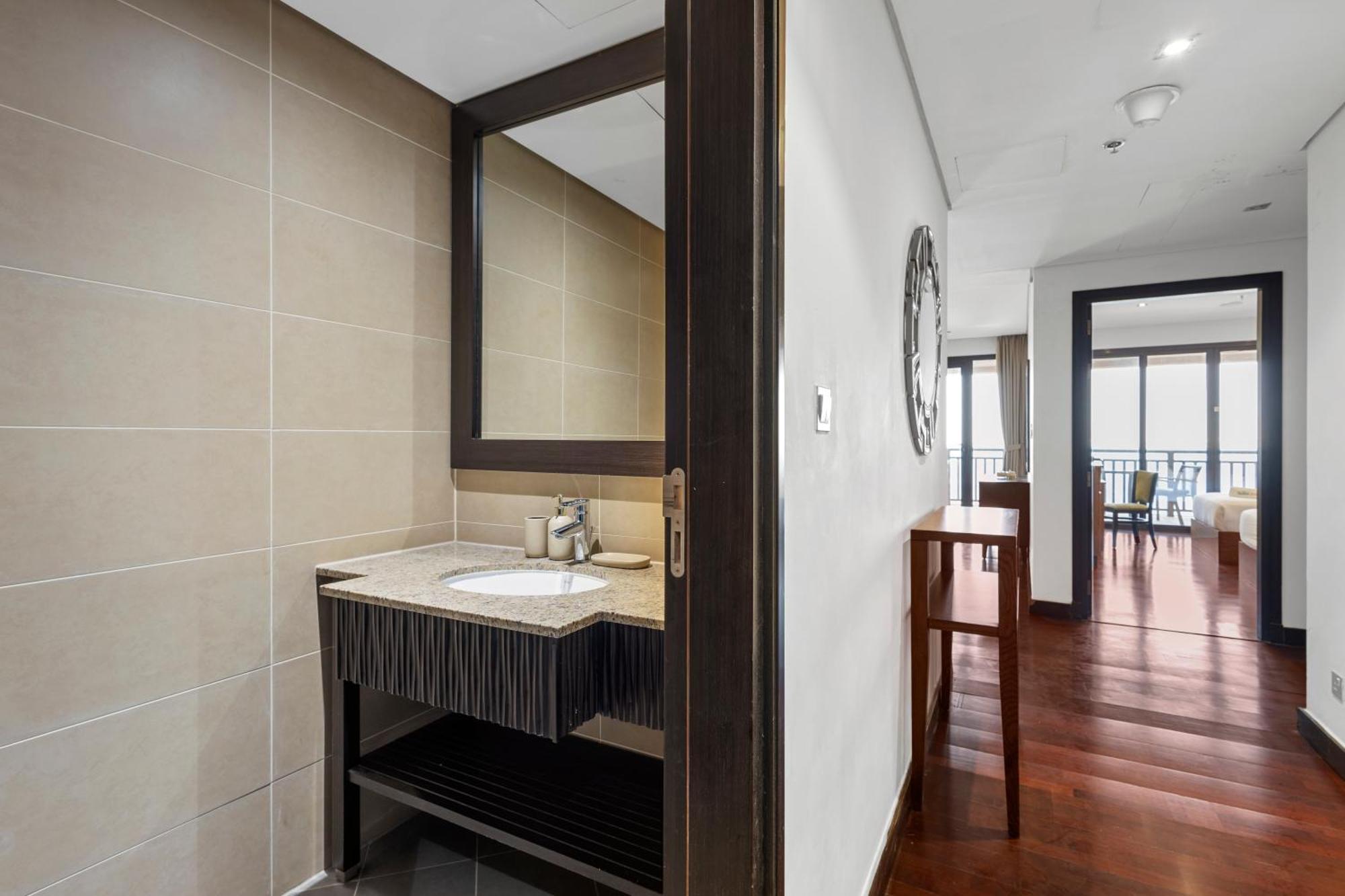 Apartment Chic 2br With Spectacular Sea Views