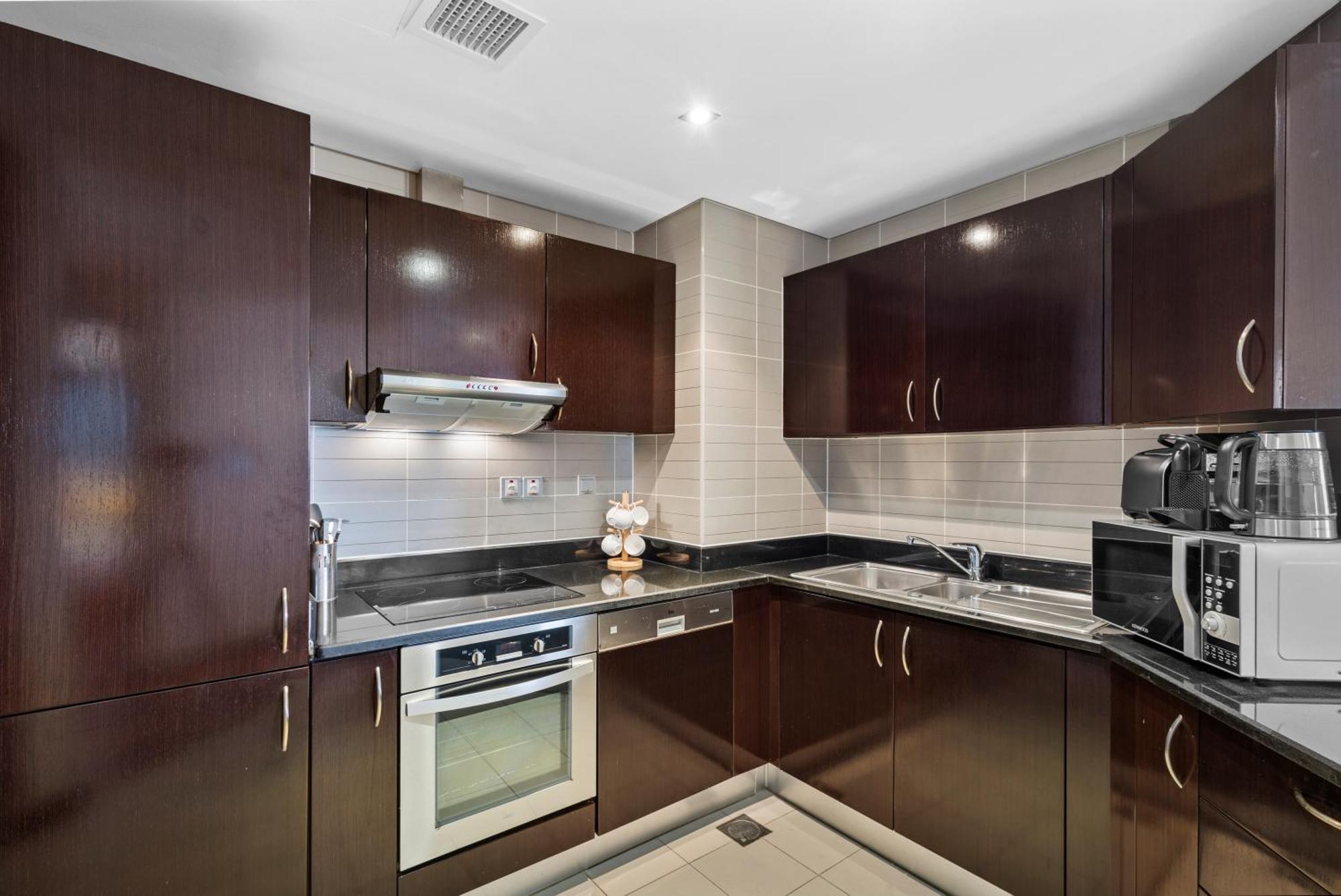 Chic 2br With Spectacular Sea Views